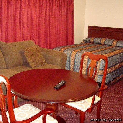 The Whispering Pines Motel- Whitestone White Stone Room photo