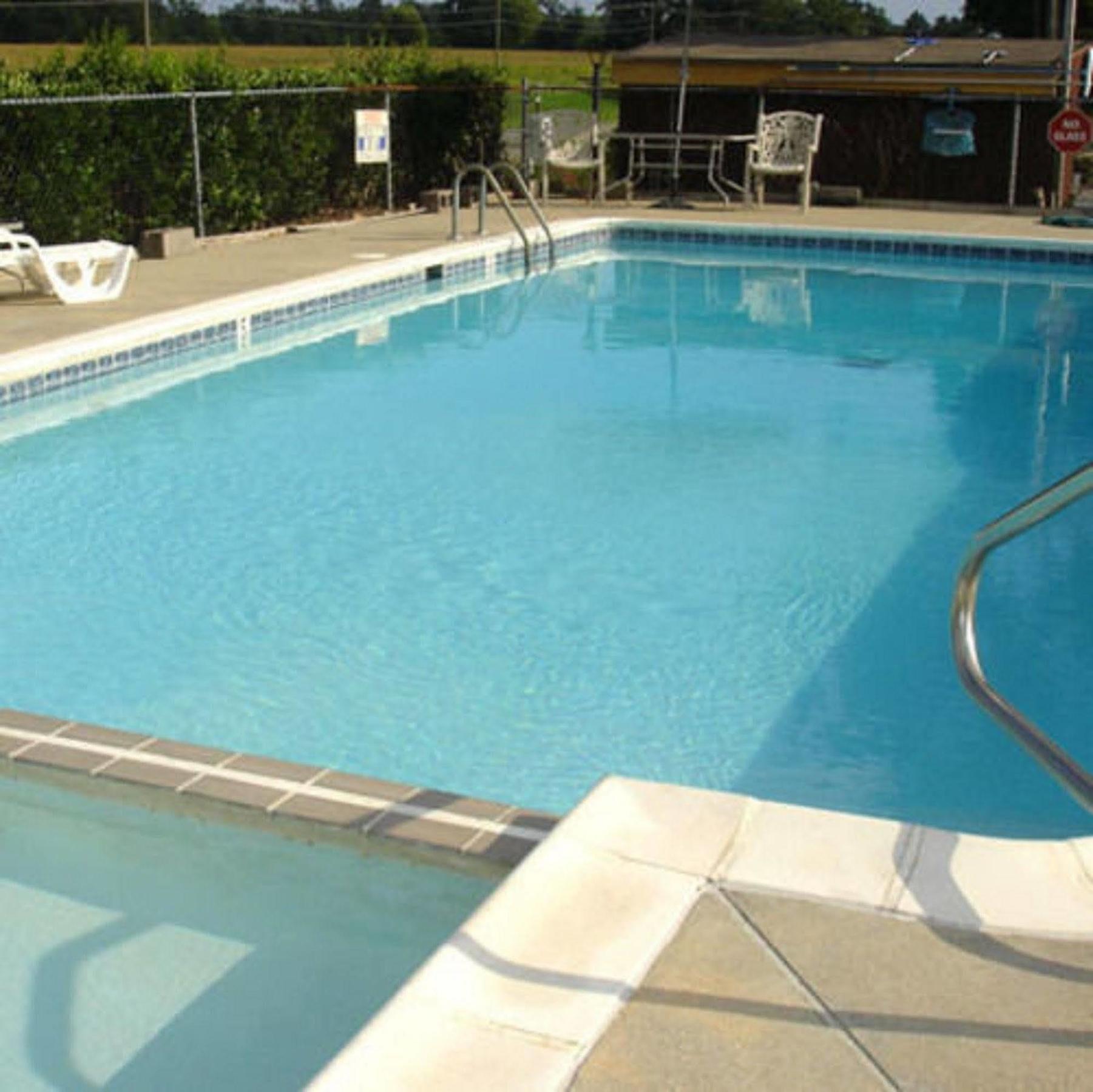 The Whispering Pines Motel- Whitestone White Stone Facilities photo